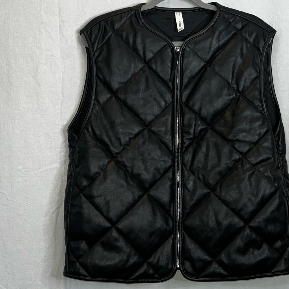 Black Mango Quilted leather vest with pockets and side slits - Picture 3 of 14